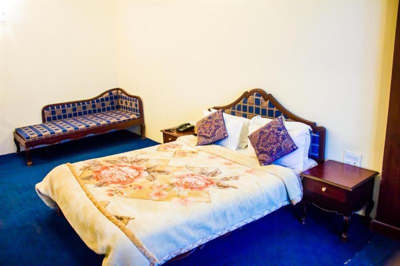 Hotel Sapphire Grand Ooty Exterior photo